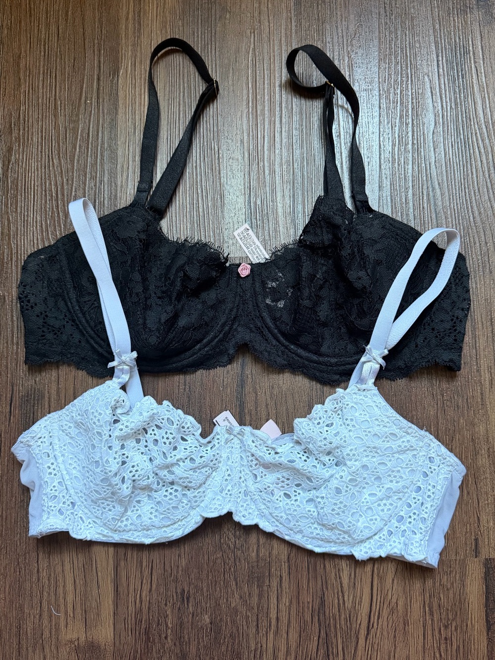 Victoria's Secret Black Lace and White Eyelet Push up Bras